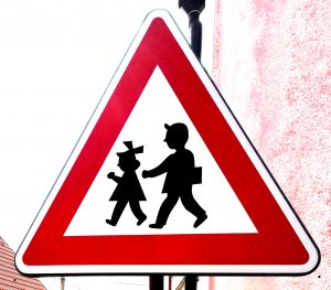 Verkehrsschild Achtung Kinder in Tschechien