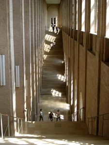 Treppenhaus in der Alten Pinakothek in München