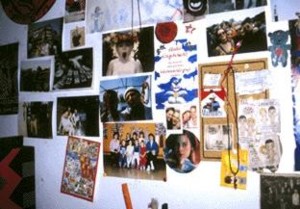Wand des Zimmers eines 15jährigen Mädchens im Jahre 1998